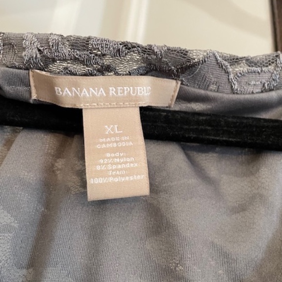 Banana Republic Gray Floral Lace Long-Sleeved Shirt, Size XL - Picture 3 of 5